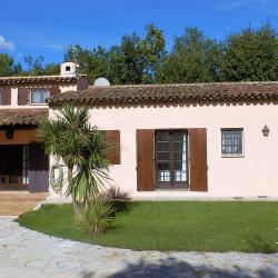 Outside holiday house SINE TEMPORE VENCE