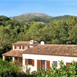 Outside holiday house SINE TEMPORE VENCE