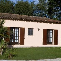 Outside holiday house SINE TEMPORE VENCE