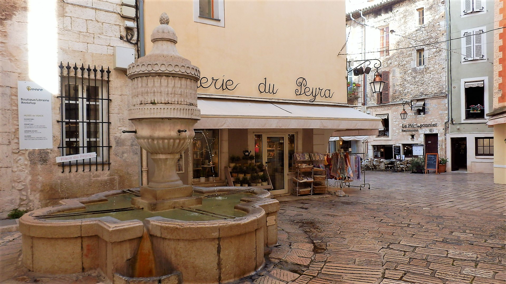 visitez Vence au départ de la maison de vacances