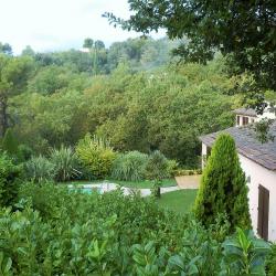 Outside holiday house SINE TEMPORE VENCE