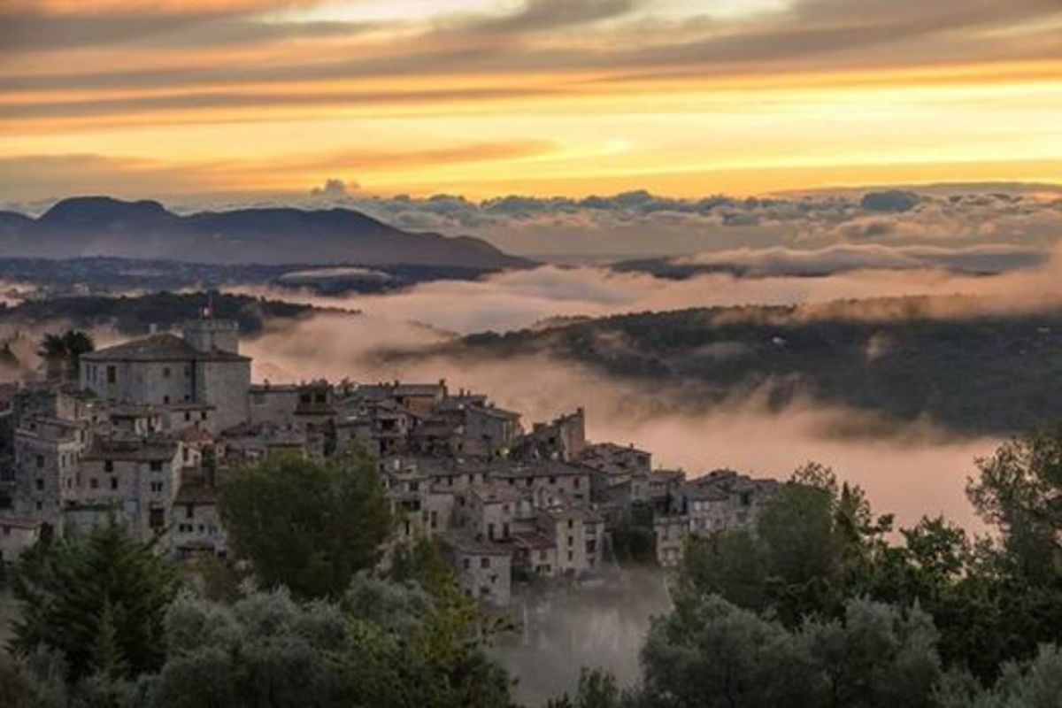 visitez Tourrettes-sur-Loup au départ de la maison de vacances